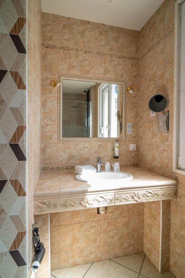 Logis Hotel Majestic Chatelaillon Plage - La Rochelle Oda fotoğraf
